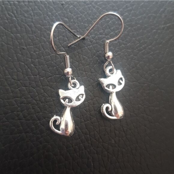 Kitty Cat Earrings - Picture 2 of 7